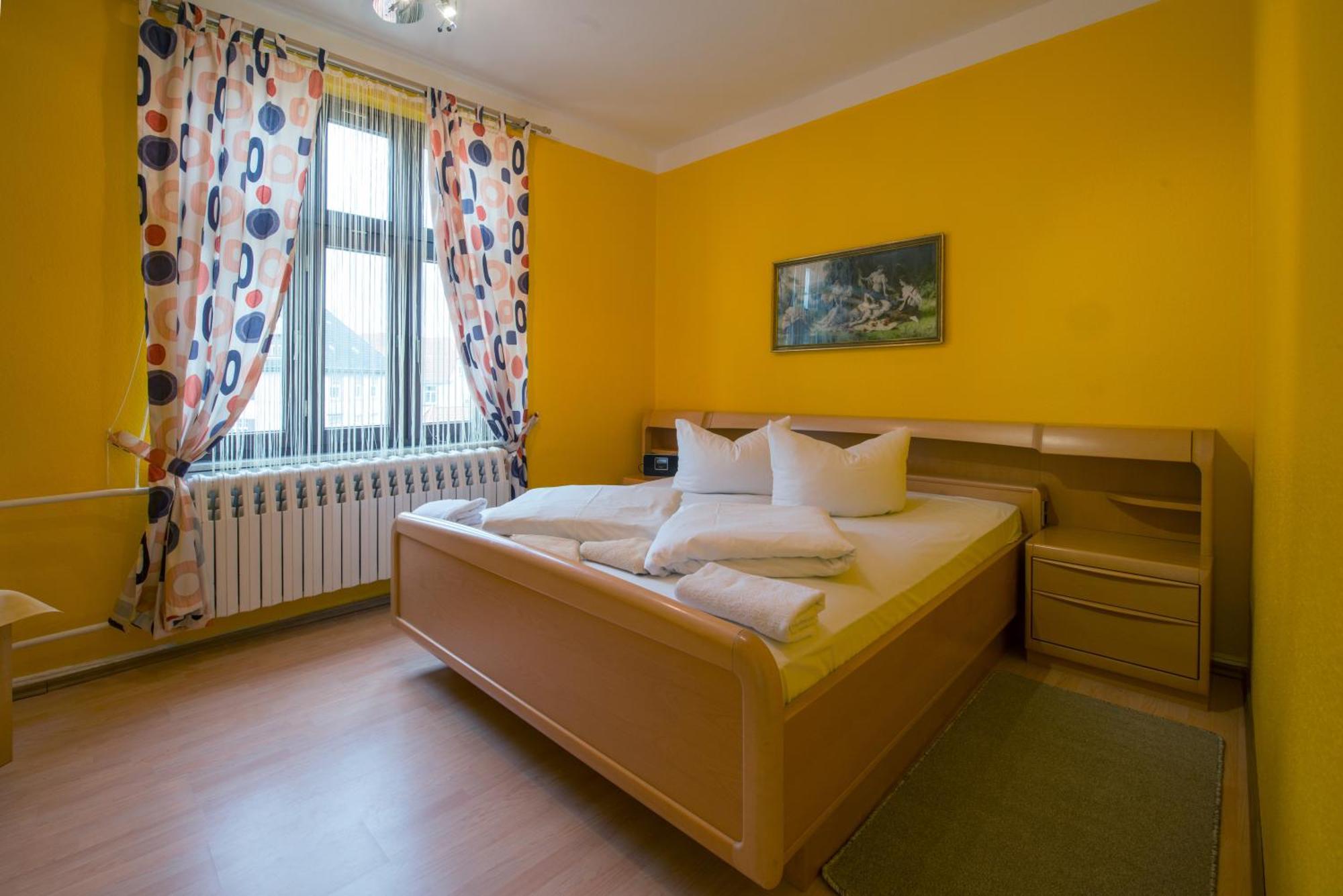 Hotel Knoepel Wismar Exterior photo