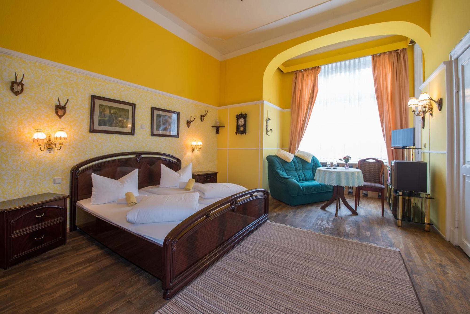 Hotel Knoepel Wismar Exterior photo
